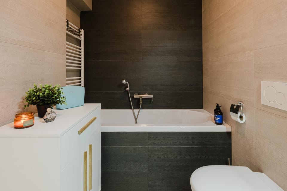 Bathroom, Bath
