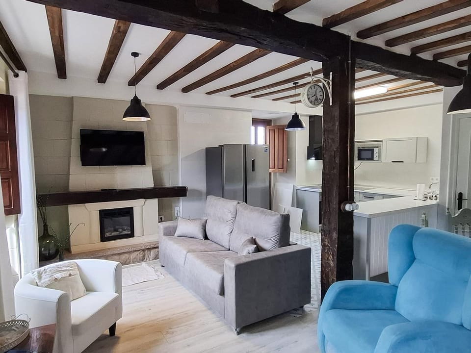 TV and multimedia, Kitchen or kitchenette, Living room