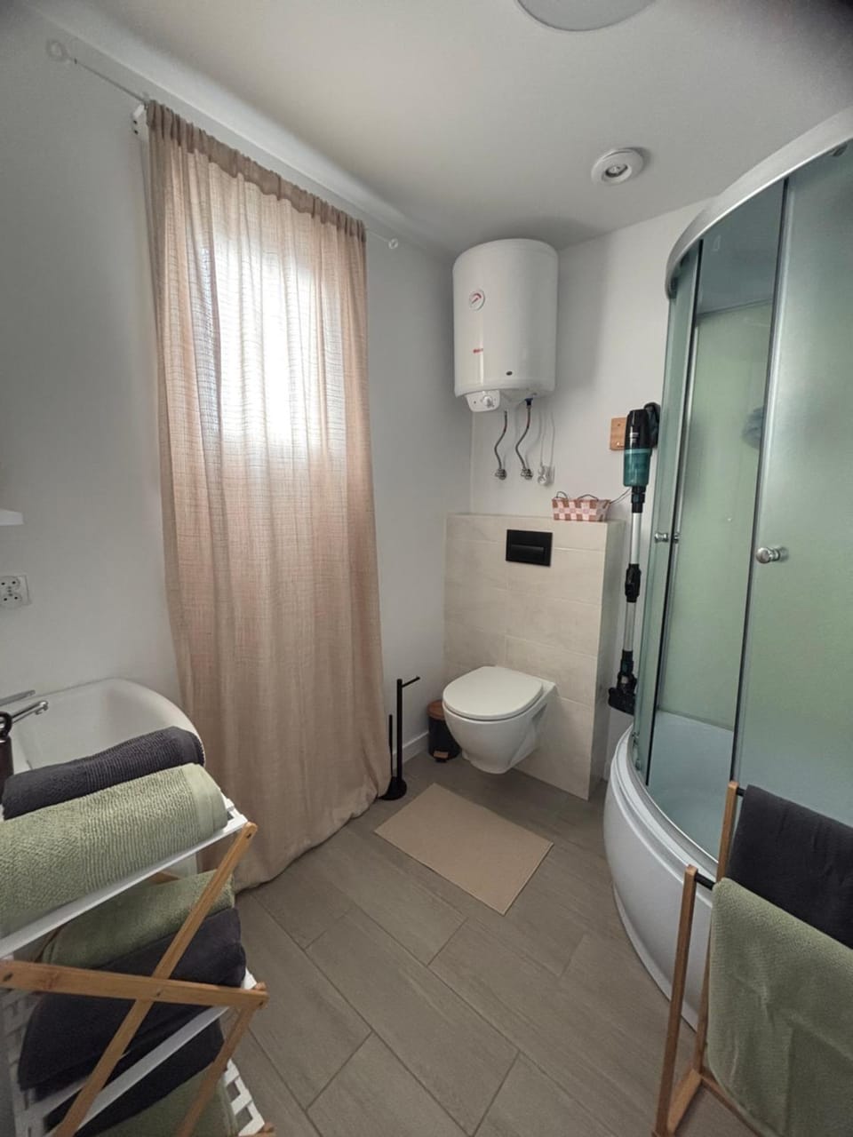 Shower, Toilet, Bathroom