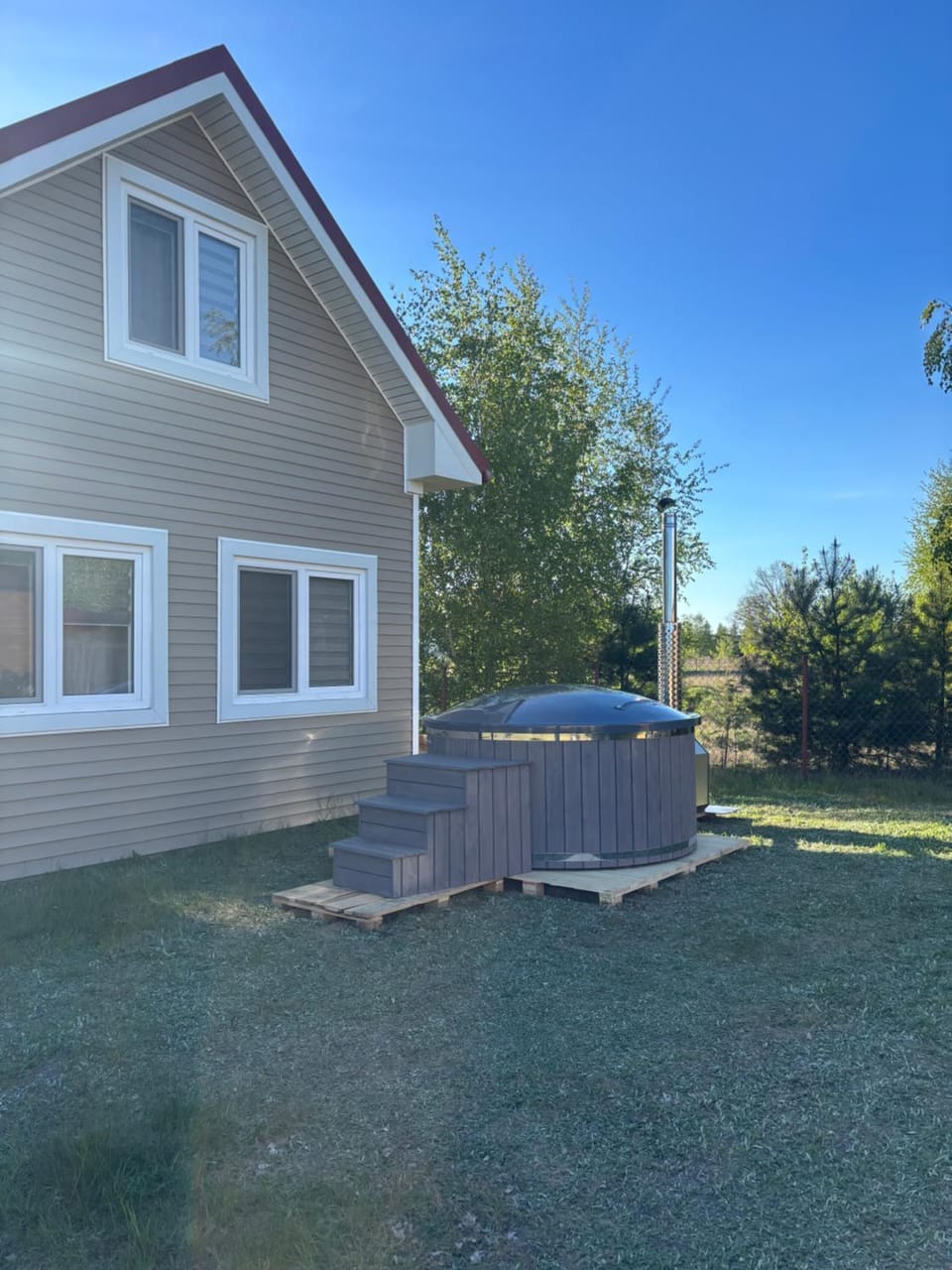 Property building, Garden, Hot Tub, Garden view