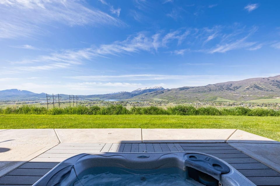 7 Bdr 5 ba Amazing View Amenities Fido can join House in Eden