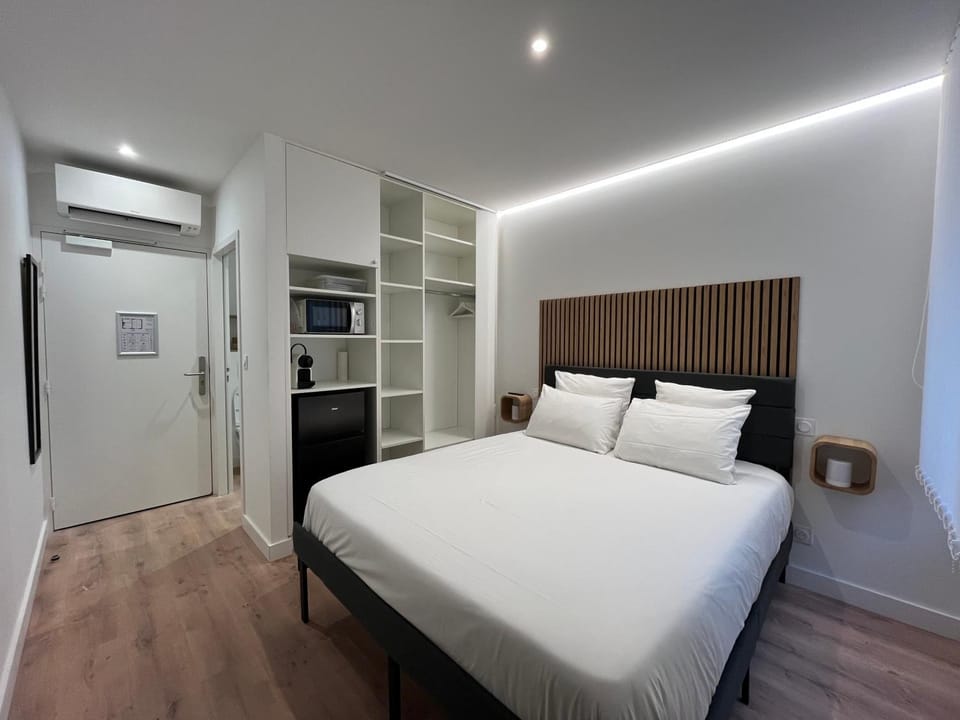 Studio Hôtel-Restaurant LTB La Table Basque Apartment hotel in Biarritz