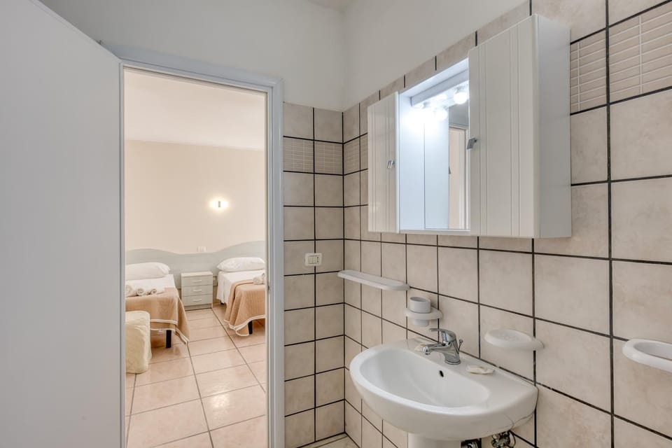 Bed, Bathroom