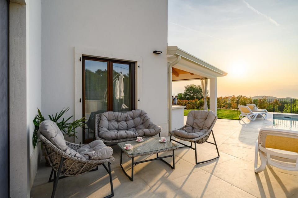 Patio, Garden, Balcony/Terrace, Garden view