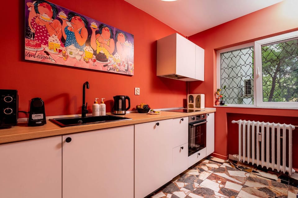 Eclectic Condo Romexpo 2BR near Metro Apartment in Bucharest