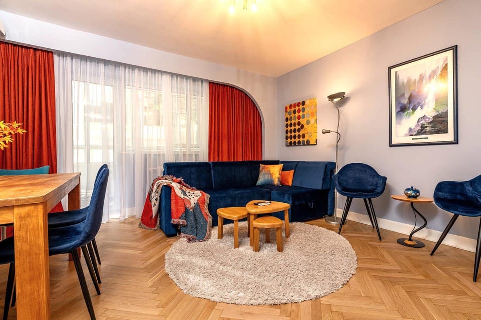 Eclectic Condo Romexpo 2BR near Metro Apartment in Bucharest