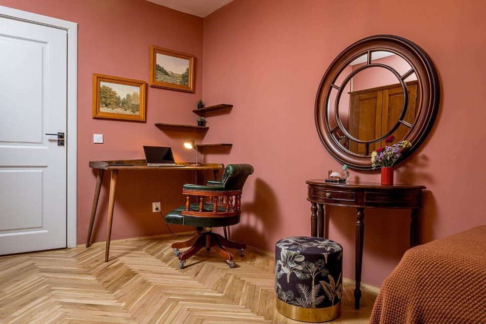 Eclectic Condo Romexpo 2BR near Metro Apartment in Bucharest