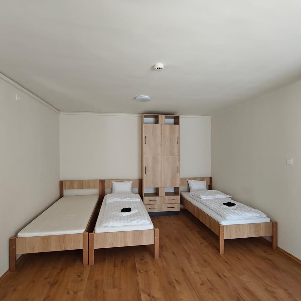 Bed, Photo of the whole room, wardrobe