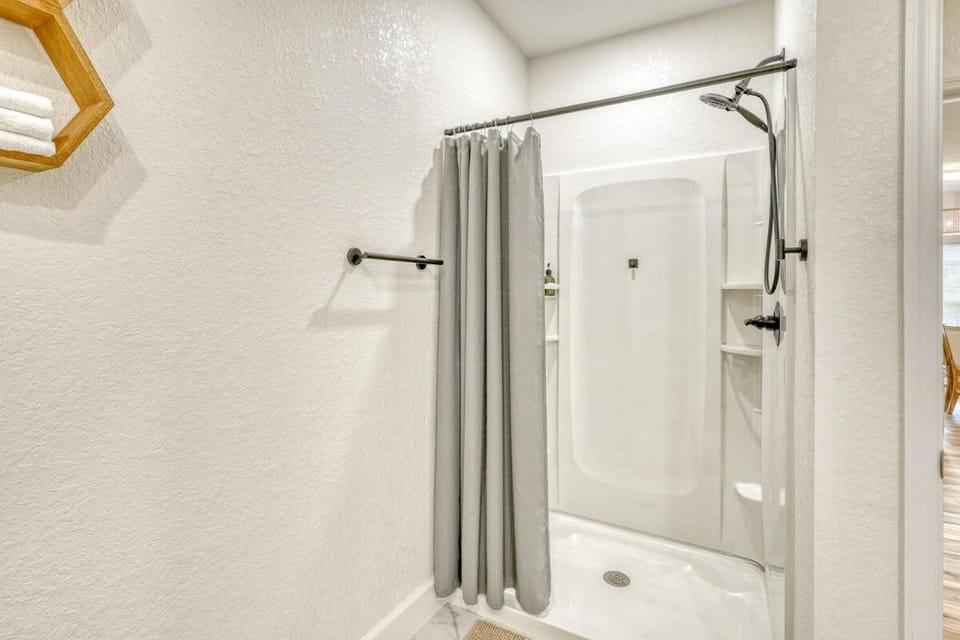 Honeycomb Haven Near Ocean , Golfing , Mineral Springs Villa in Rotonda West