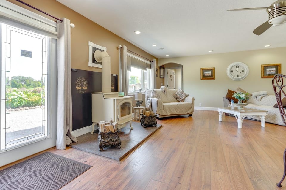 10-Acre Plot: Peaceful Getaway in Webster! Apartment in Minnesota