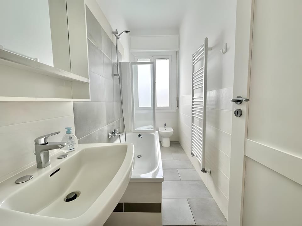 Bathroom, Living room