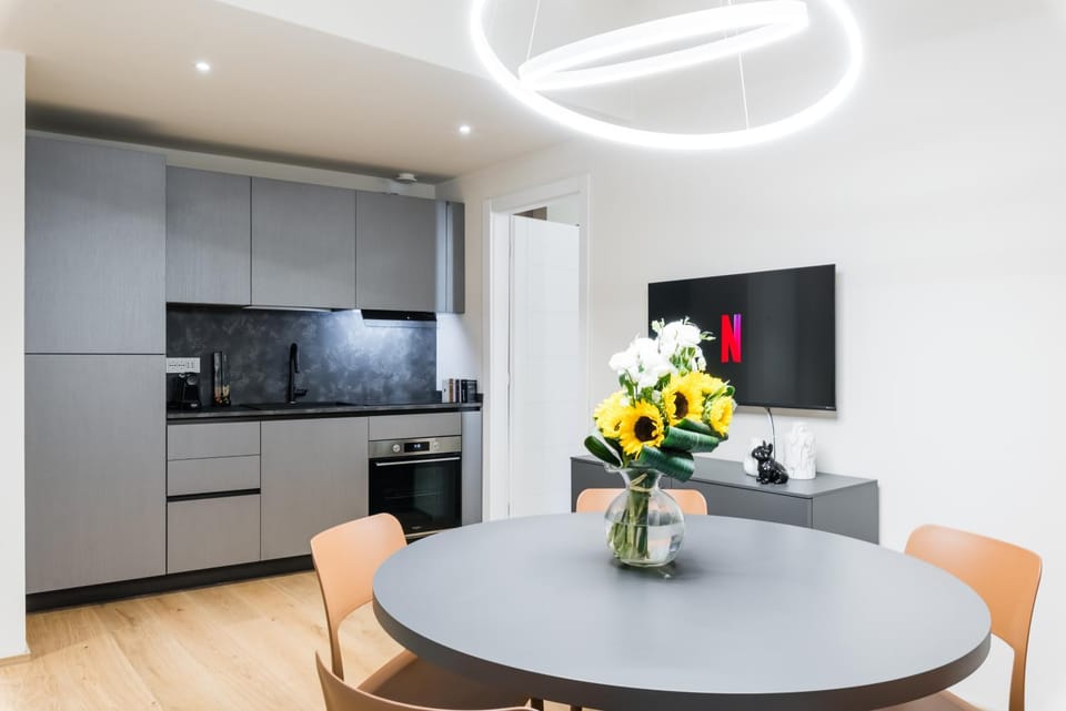 OldTown Chic Apartment between Aquarium and Metro Apartment in Genoa