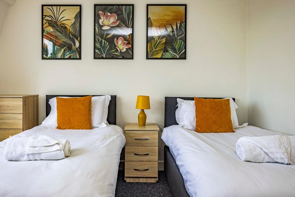 Spacious apartment sleeps 6 - Uni, sports, trades Apartment in Nottingham
