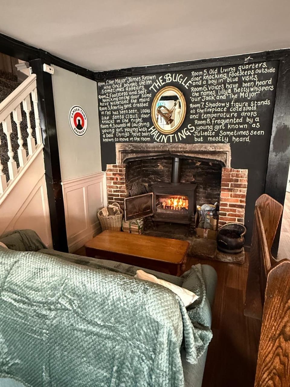 Restaurant/places to eat, Lounge or bar