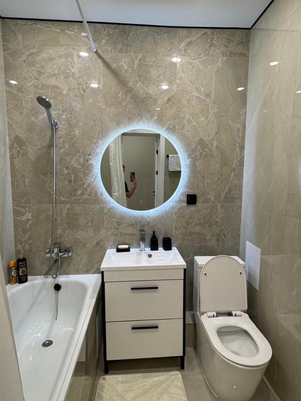 Уютная квартира рядом с монументом Байтерек Apartment in Kazakhstan