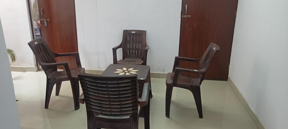 Viraj Cottage 2 bhk AC Free WiFi & Parking Near Ram Mandir Apartment in Uttar Pradesh
