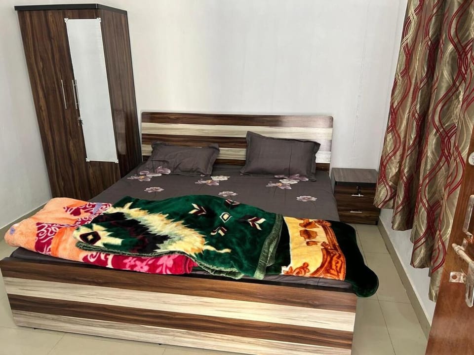 Viraj Cottage 2 bhk AC Free WiFi & Parking Near Ram Mandir Apartment in Uttar Pradesh