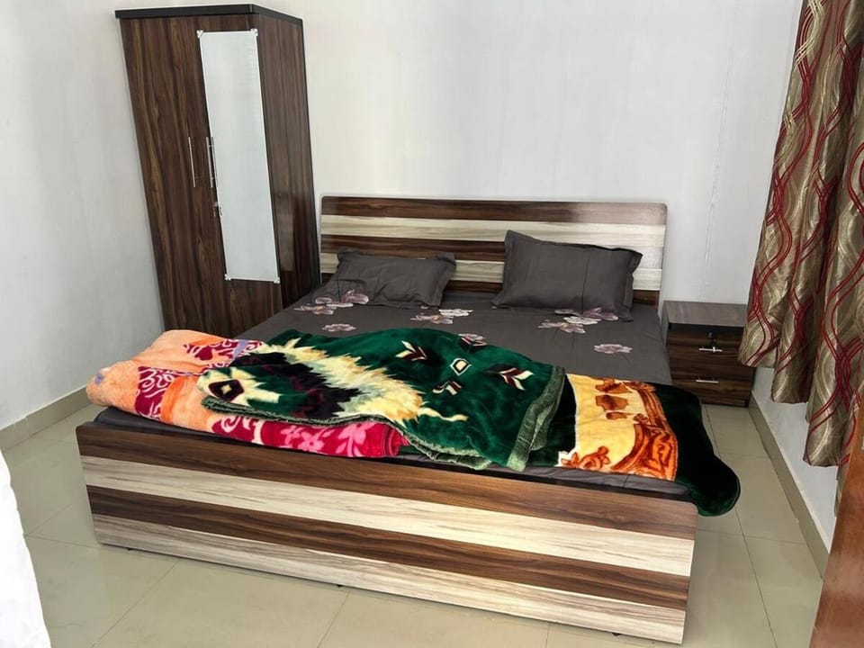 Viraj Cottage 2 bhk AC Free WiFi & Parking Near Ram Mandir Apartment in Uttar Pradesh