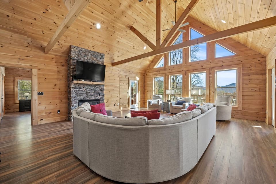 Sunshine Hill House in Fairview