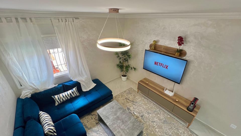 Communal lounge/ TV room, TV and multimedia, Seating area