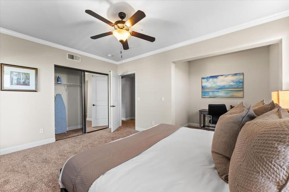 Modern 1BR Reno Retreat · Pool & Spring Events Apartment in Reno