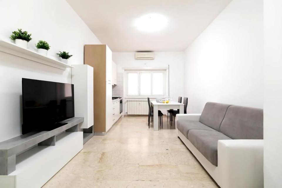 Communal lounge/ TV room, Living room, Seating area, Evening entertainment, air conditioner