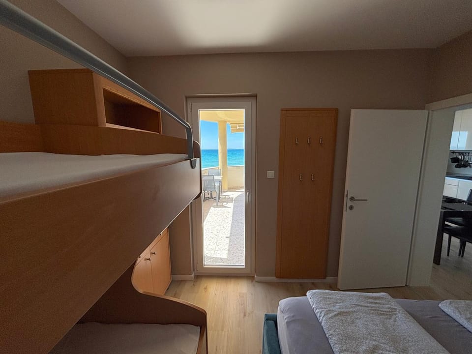Bedroom, Sea view