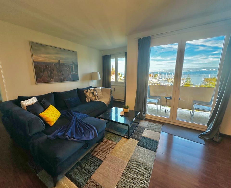 Natural landscape, View (from property/room), Living room, Seating area, Lake view, Landmark view