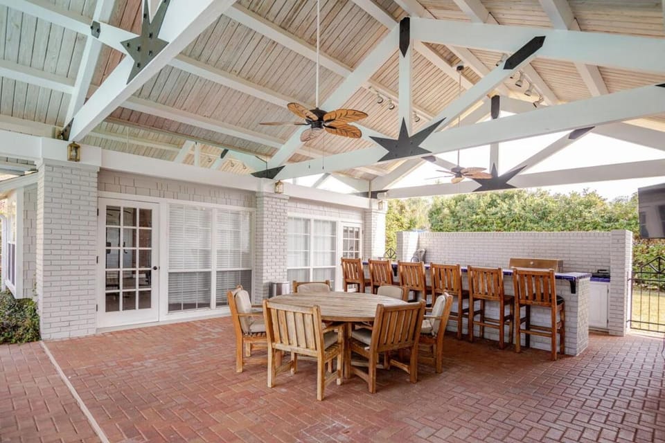 Grand 1920s Estate | Pool, Spa & Gym | Sleeps 16 House in Ocala