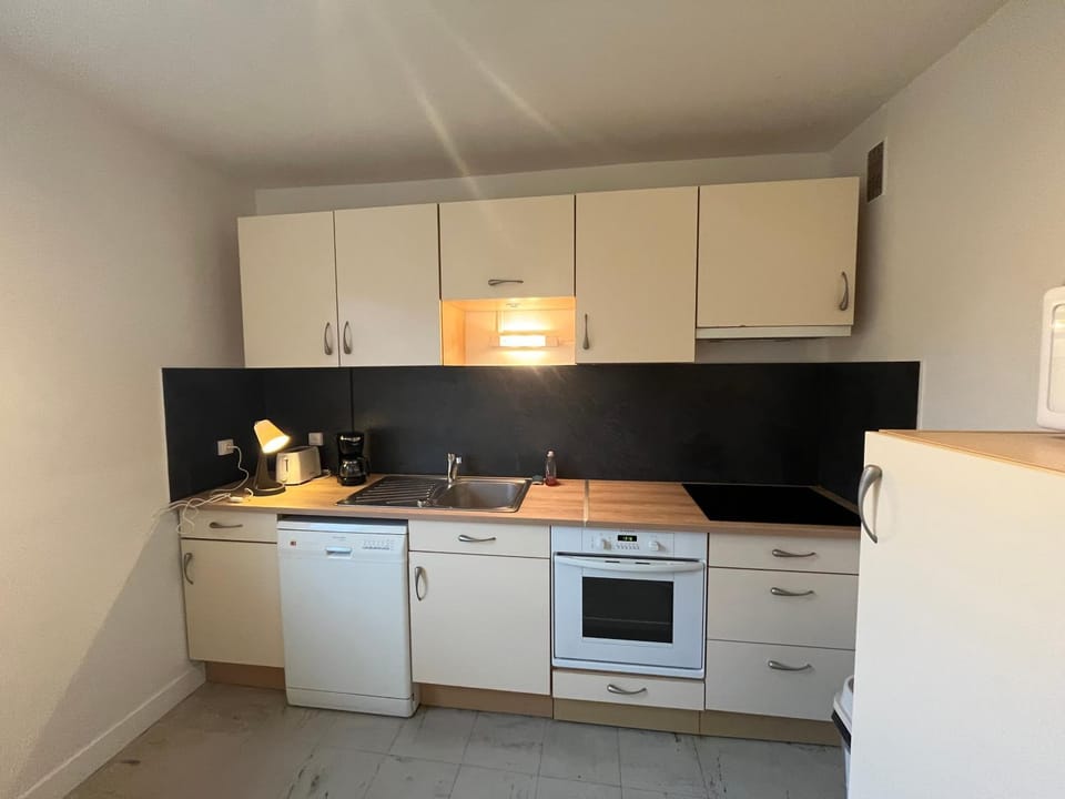 Loft calme sur la rivière avec parking Apartment in Lisieux