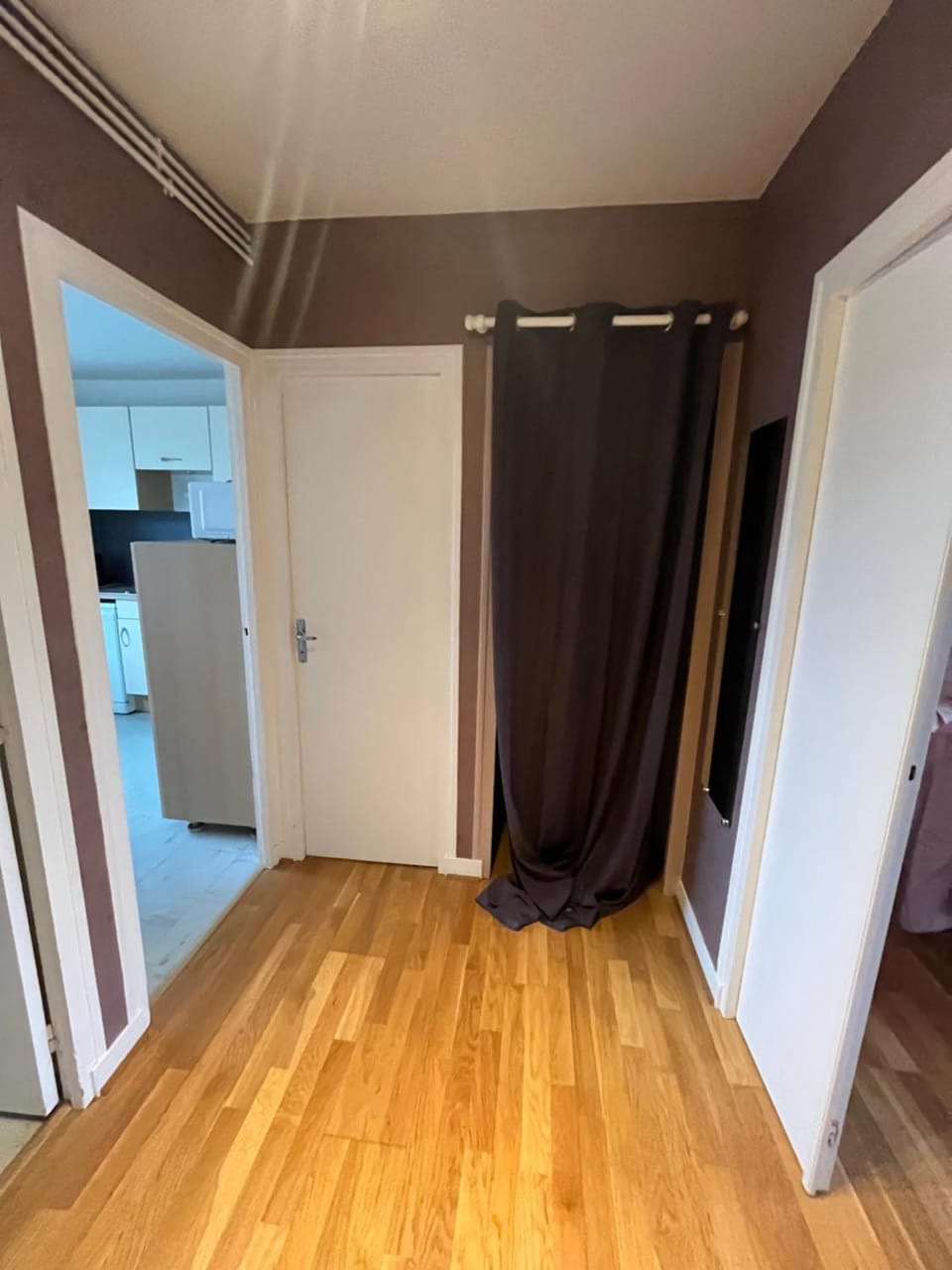Loft calme sur la rivière avec parking Apartment in Lisieux
