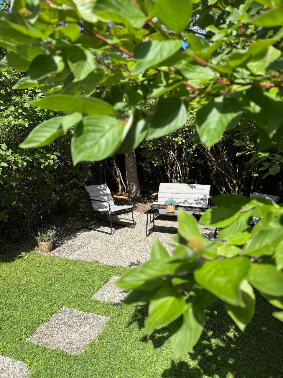 Property building, Garden, Balcony/Terrace
