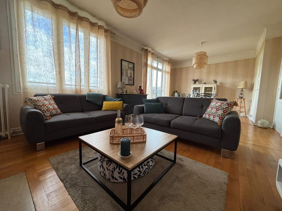 Communal lounge/ TV room, Living room