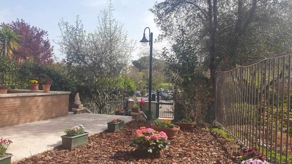 Villa Domus Roma Bed and Breakfast in Rome