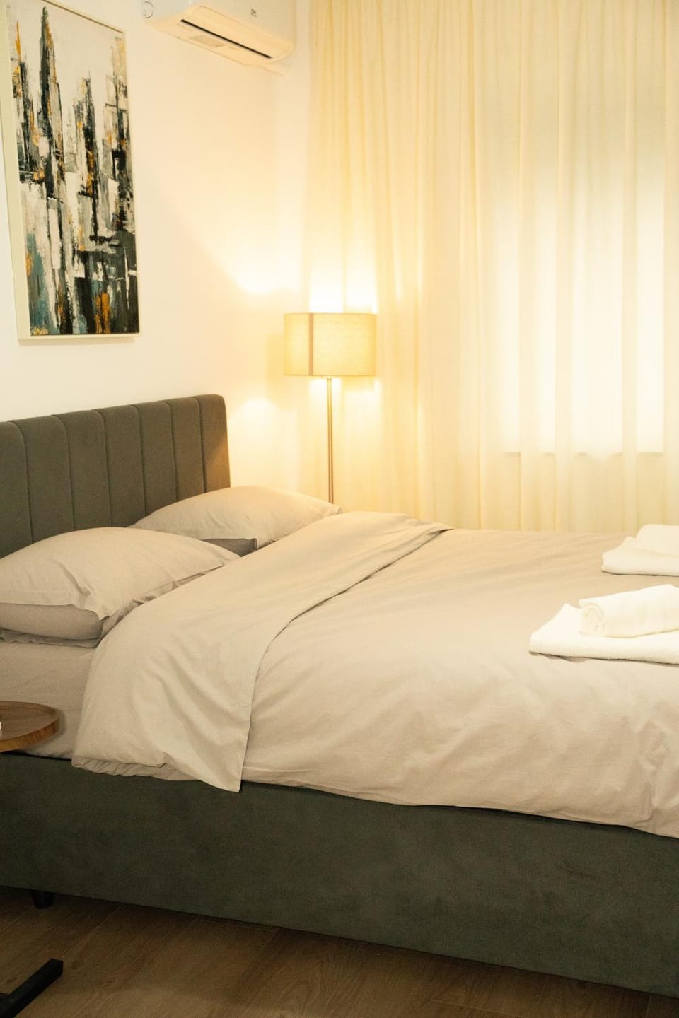 Bed, Photo of the whole room, Bedroom, air conditioner