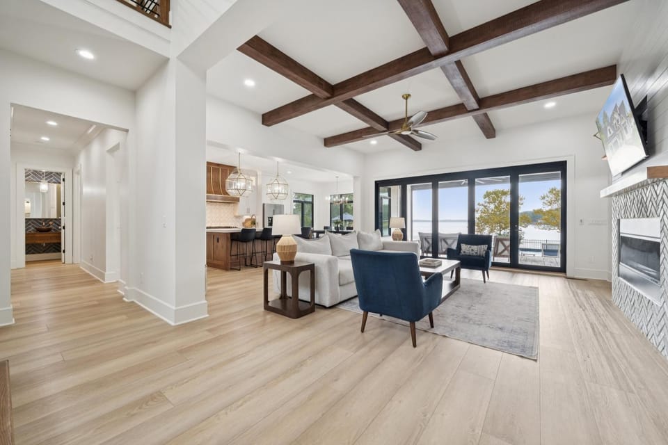 Luna's Lake Life House in Lake Norman