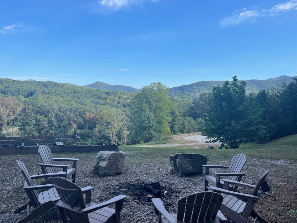 Whiskey Way Inn House in Candler