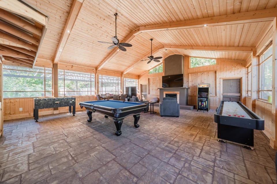 Whiskey Way Inn House in Candler