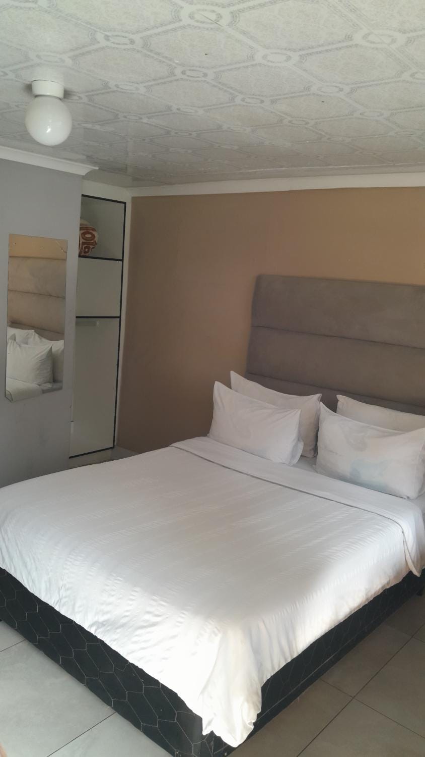 Emasimini Cottages Country House in Gauteng
