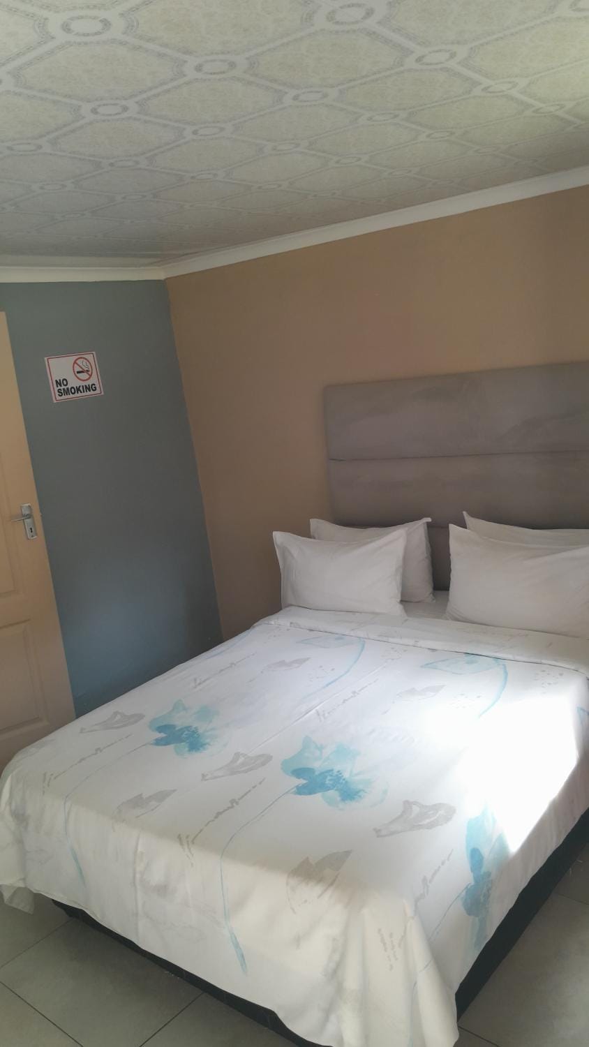 Emasimini Cottages Country House in Gauteng