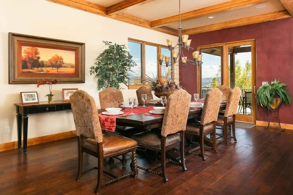 6 Bdr 4 are King hot tub fire pit BEST view House in Eden