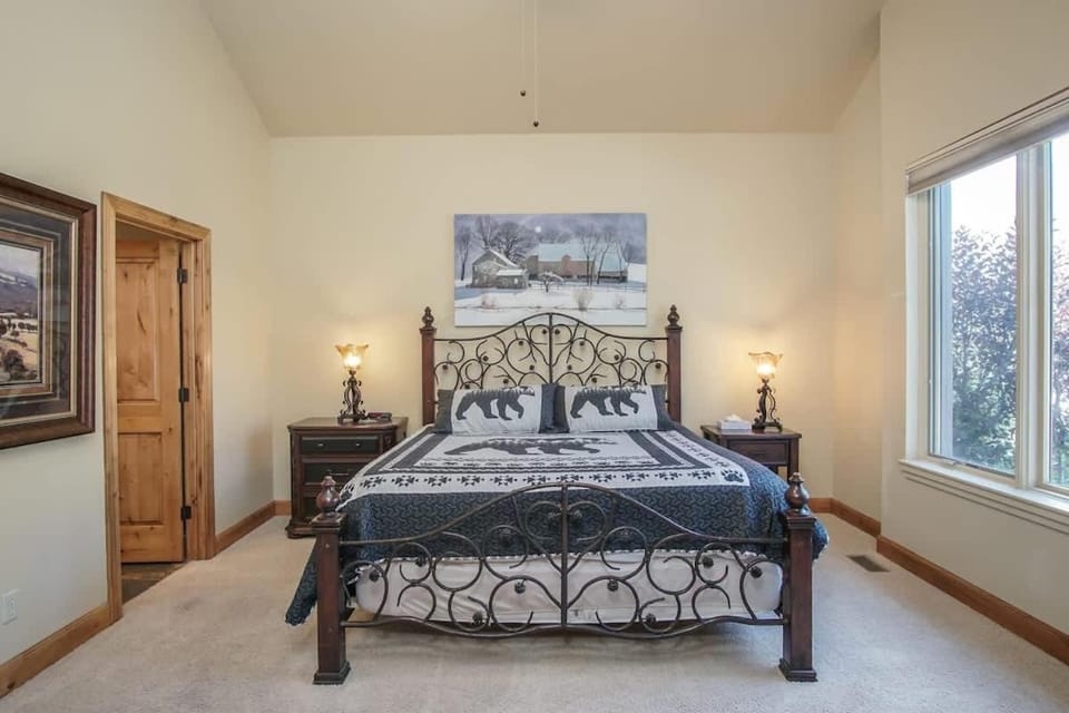 Great House Value 6 bdr 4 bath Book Winter Now House in Eden