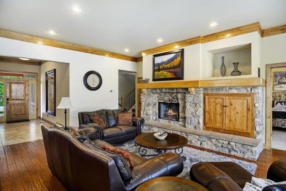 Great House Value 6 bdr 4 bath Book Winter Now House in Eden