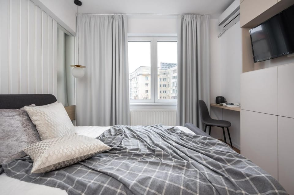 Bed, TV and multimedia, Photo of the whole room, Bedroom, air conditioner