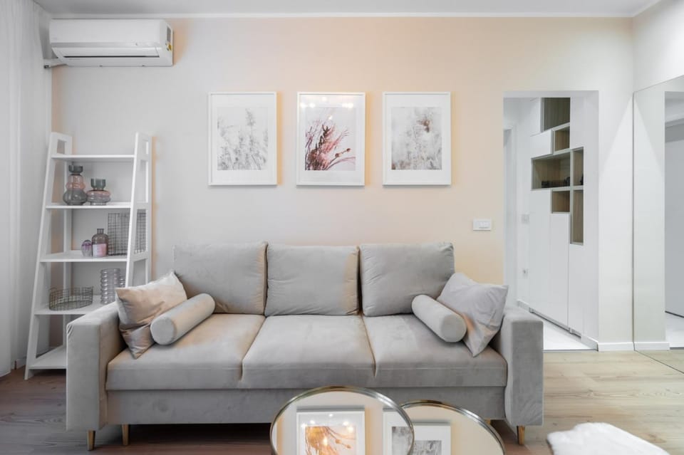 Living room, Seating area, air conditioner