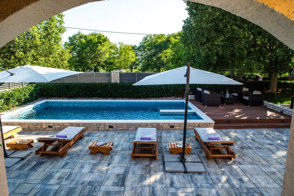 Swimming pool