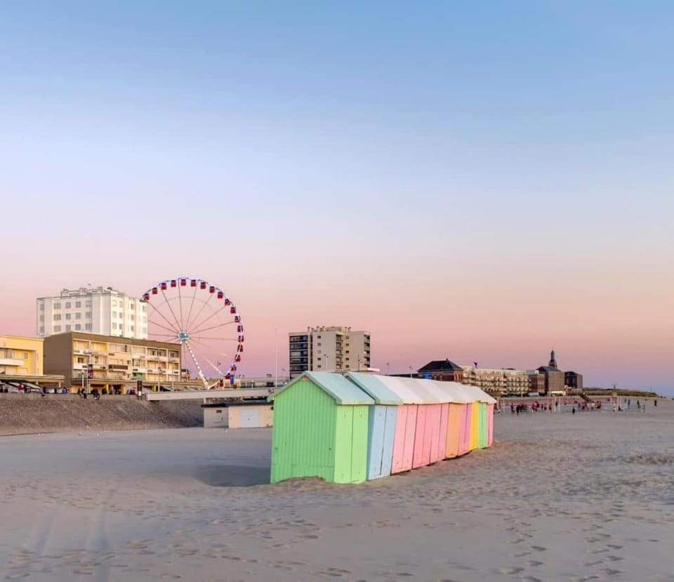 Beach, Evening entertainment