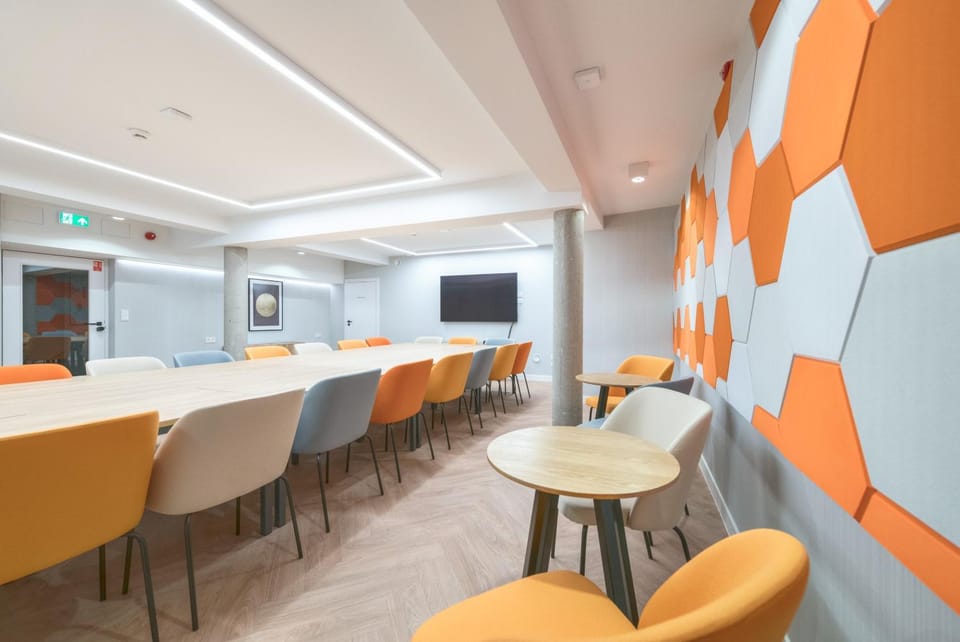 Meeting/conference room