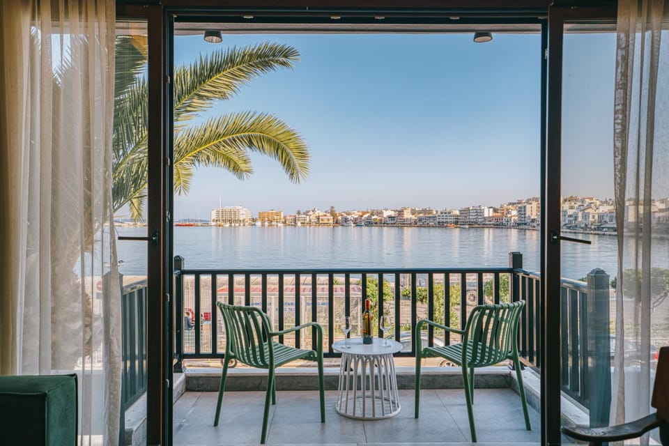 Natural landscape, View (from property/room), Balcony/Terrace, Living room, Sea view