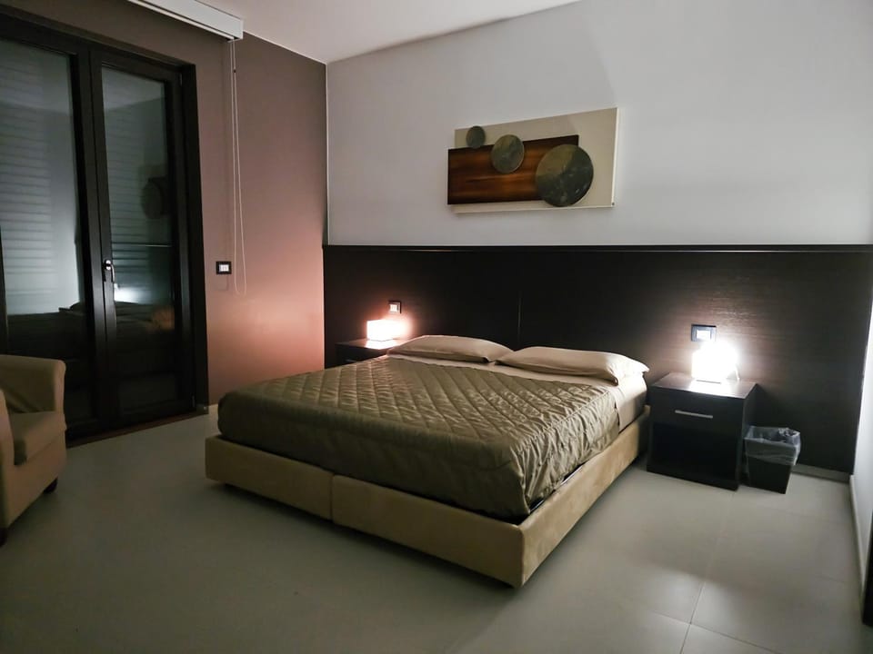 Bed, Photo of the whole room, Bedroom, furniture